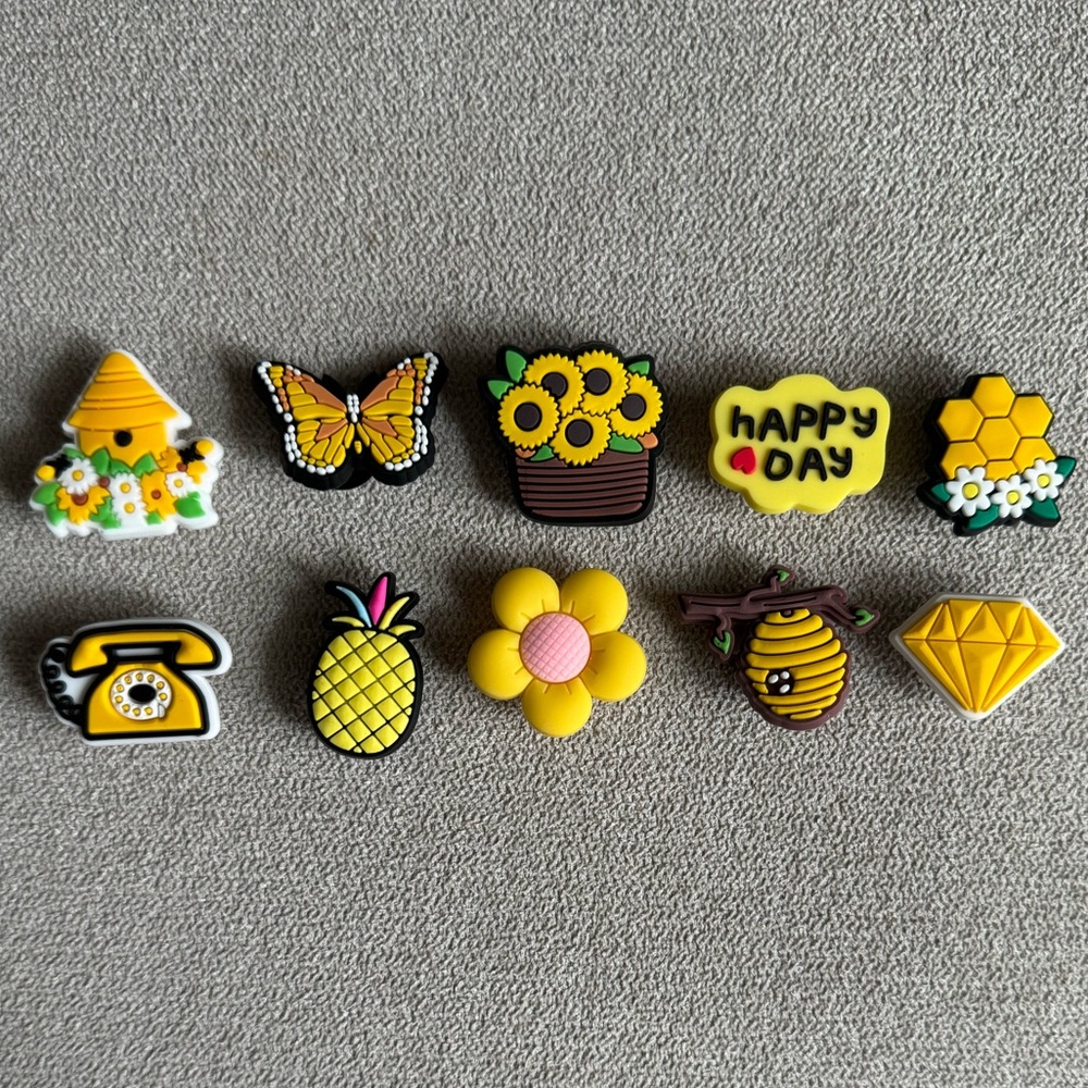 🍯 Yellow Shoe Charm Bundle